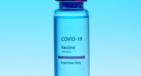 Người bị Ung thư Vú có nên tiêm phòng vắc xin Covid-19