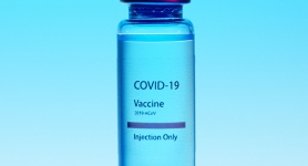 Người bị Ung thư Vú có nên tiêm phòng vắc xin Covid-19
